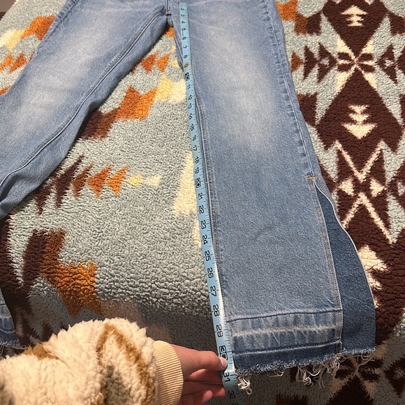 American Eagle 90’s low rise skinny kick jeans!! - Picture 8 of 8